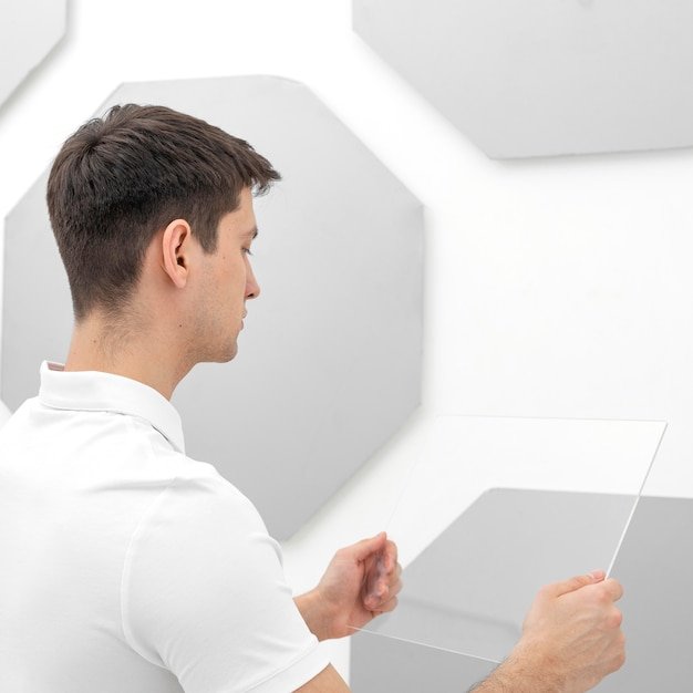 Imagem destacada para Aprimorando a Espera em Barbearias com Tecnologia